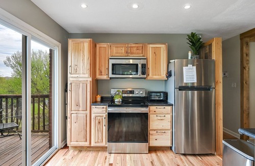 Skyland House | Spectacular Views! Hot Tub-10 mins from Dwntwn Asheville-Huge Fenced Yard!