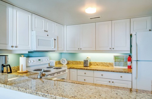 Myrtle Beach Condo | Spectacular Views! Oceanfront! 3BR/3BA! Recently Renovated! Beach Locker!