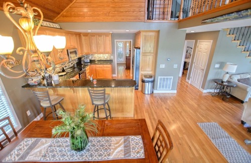Wedowee House | Spectacular Views! Year-Round Deep Water, Hot Tub, Canoes, Pool Table!