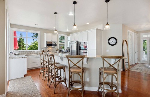 Bainbridge Island House | Spectacular waterfront Bainbridge Island Home. Breathtaking views!