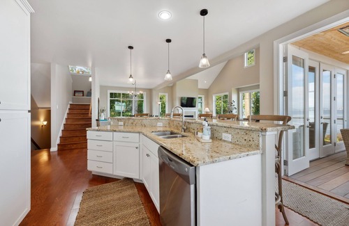 Bainbridge Island House | Spectacular waterfront Bainbridge Island Home. Breathtaking views!