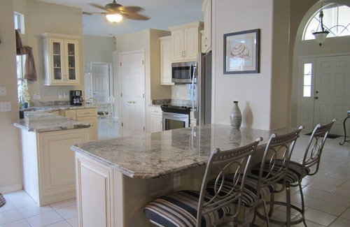 Pelican Villa | Spectacular Water Views from Every Bedroom! 4 Intersecting Canals!