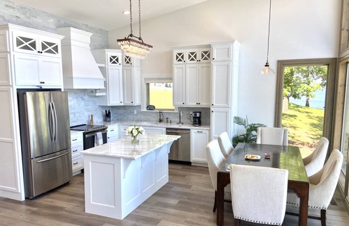 Eucha House | “Spectacular Waterfront Luxury w/dock Grand Lake!