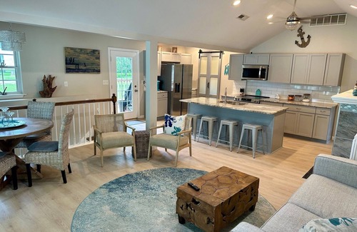 Prospect House | Spectacular waterfront house!