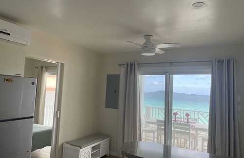 West End Condo | Spectacularly situated beachfront Apple Tide @ The Tides at Little Apple Bay