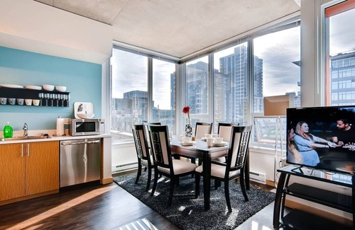 Belltown House | Speechless In Seattle! #1 Location - 2BR - Free Parking! (VR1)