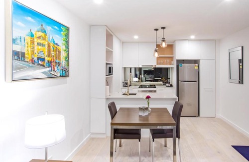 Melbourne Central Business District Apartment | Spencer Street Apartments