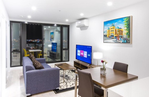 Melbourne Central Business District Apartment | Spencer Street Apartments