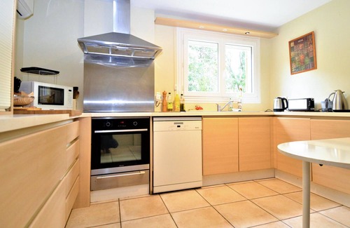 Saint-Siffret House | Spend a fantastic vacation in this comfortable vacation home with pool.