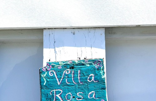 Rehoboth by the Sea House | Spend a fun, fabulous week at this wonderful, colorful, oceanfront townhouse!