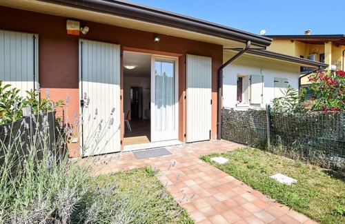 Pastrengo Apartment | Spend a great vacation with your family in this modern and compact apartment near Lake Garda.