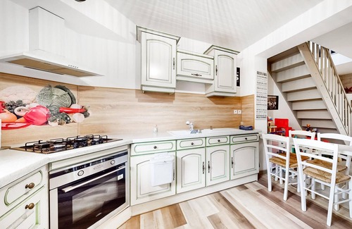 Ferques House | Spend a relaxing holiday in this holiday home near the Cote d'Opale.