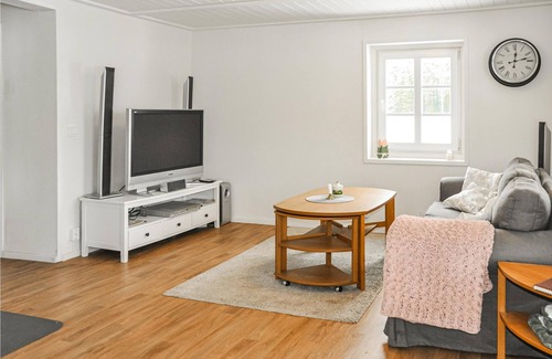 Saffle House | Spend a relaxing vacation in this vacation home with a beautiful view of the countryside.