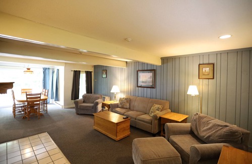 Waterville Valley Condo | Spend a week Inns of Waterville Valley close to Town Square with many activites! (IOWV101HEI)