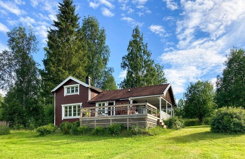 Skelleftea House | Spend an unforgettable vacation in this cozy cottage.