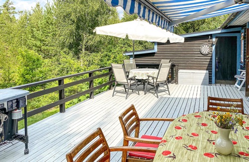 Gamleby House | Spend relaxing vacations in this cozy cottage with sea view.