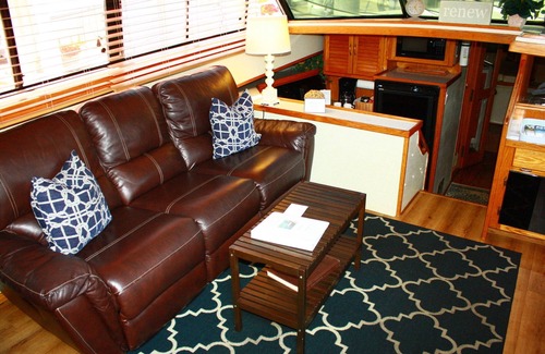 Waterfront Bed & Breakfast | Spend the Night on a Yacht!