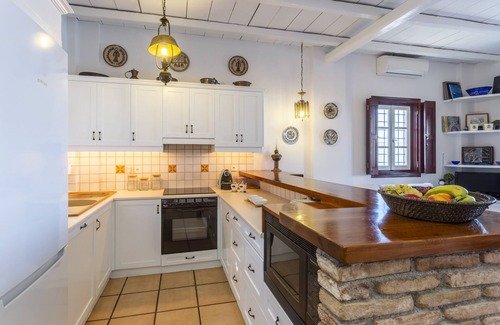Spetses Villa | Spetses, traditional villa on the waterfront - beach