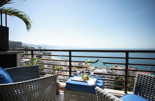 Romantic Zone Condo | SPH5 Large & Luxurious 2Bedroom Penthouse with Ocean View in the Romantic Zone