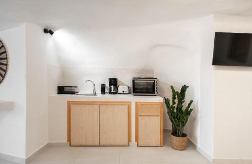 Akrotiri House | Spilia Caves Santorini