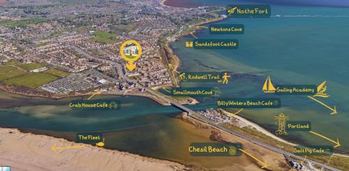 Wyke Regis House | Spindrift - views of Chesil beach dog friendly