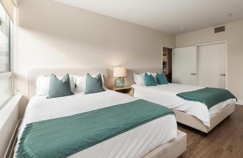 Venice Apartment | Spinel Stay - Charming 2BR Retreat Zen Garden Views Central