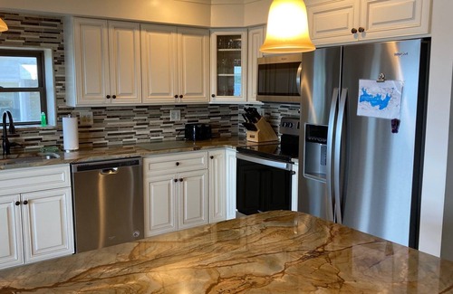 Tafton House | Spinnler Point Lakefront Property