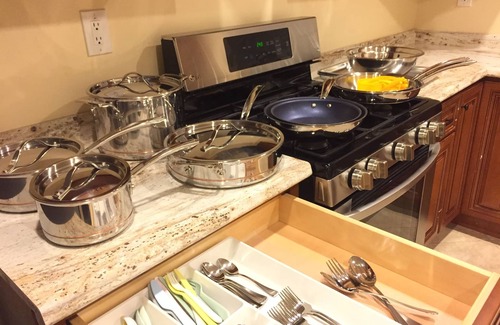 Azusa House | Spiral Staircase guest housenCharming 2-bedroom house with WiFi and AC in Azusa