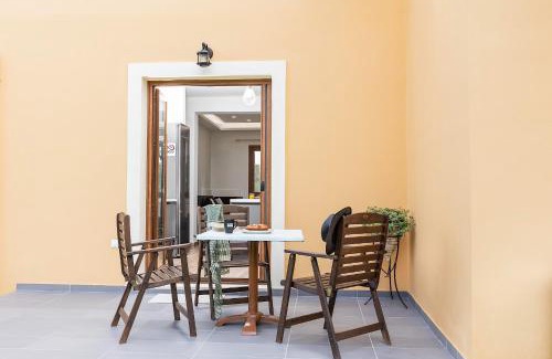 Doukades Apartment | Spiros country home