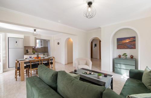 Doukades Apartment | Spiros Holidays House