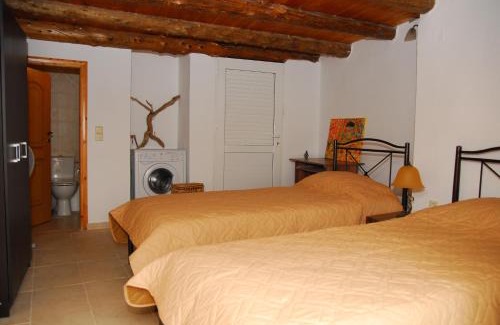 Mirthios House | Spitaki