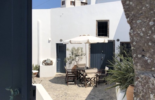Pyrgos House | Spiti Stelios Restored Traditional House with Breathtaking Sunset Views