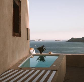 Oia Bed & Breakfast | Spitia Santorini Villa Collection