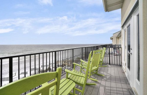Miramar Beach House | SPLASH OF LIME by Bliss Beach Rentals
