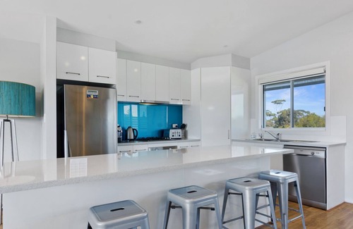 Normanville House | Splash on Defiance - 7 Defiance Court