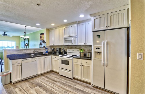 Indian Rocks Beach Condo | Splash On The Rocks at Harbourside~ Includes Waterpark Passes!