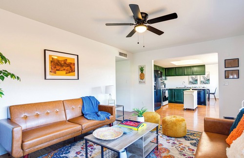 Maryvale House | Splash! Pool Home Sleeps Up to 12! Fun!