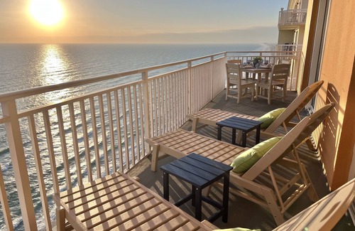 West Panama City Beach Condo | Splash Resort , 2 Beachfront Master bedrooms, 3 Balconies, Free Beach Chair Set
