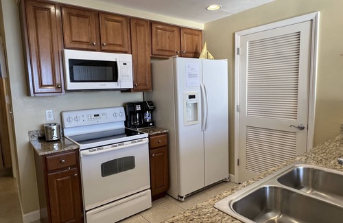 West Panama City Beach Condo | Splash Resort 1904W, Free Beach Chairs and Umbrella Mar to Oct.