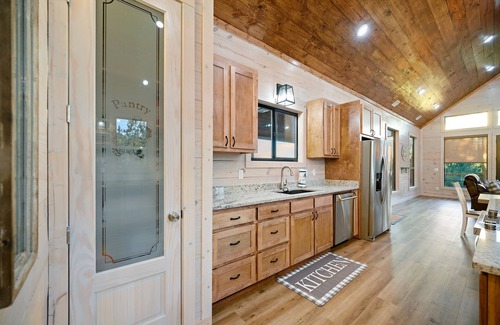 Broken Bow Cabin | Splashing Bear- 4 Bedroom 4 Bath WITH SWIMMING POOL!