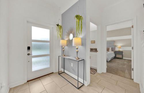 Four Corners House | Splashy Orlando