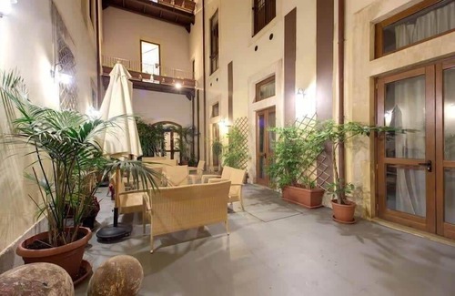 Santa Lucia Apartment | Splendid 1BR Suite Near Tempio di Apollo