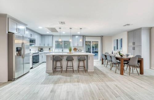 Tempe House | Splendid 5 Bedroom Home With Private Heated Pool!