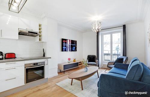Quartier Saint-Ambroise Apartment | Splendid apartment - 2BR-6P - Place des Vosges