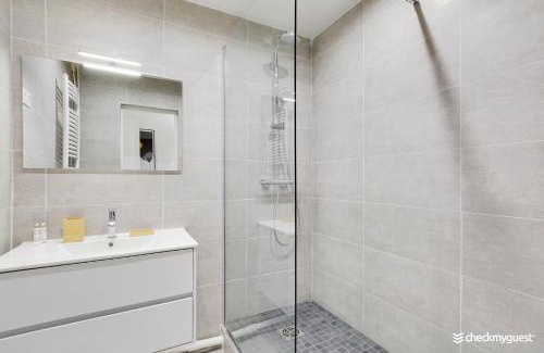 Quartier Saint-Ambroise Apartment | Splendid apartment - 2BR-6P - Place des Vosges