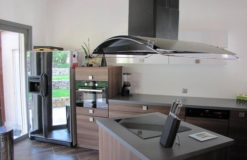 Castelnau-le-Lez Villa | Splendid architect-designed villa with heated pool and air-conditioned rooms