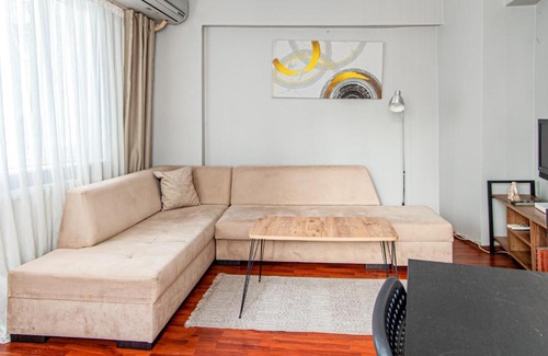 Osmanbey Apartment | Splendid Flat in Nisantasi with Central Location