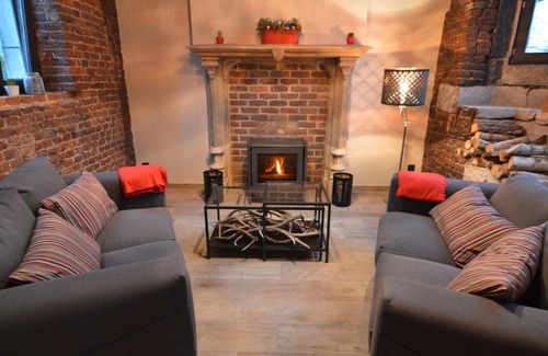 Pepinster House | Splendid Holiday Home in Pepinster with Private Garden BBQ