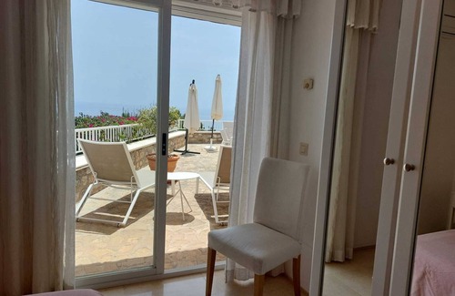 Almunecar House | Splendid modern andalusian villa with fantastic sea views near Almunecar