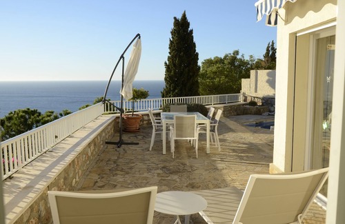 Almunecar House | Splendid modern andalusian villa with fantastic sea views near Almunecar
